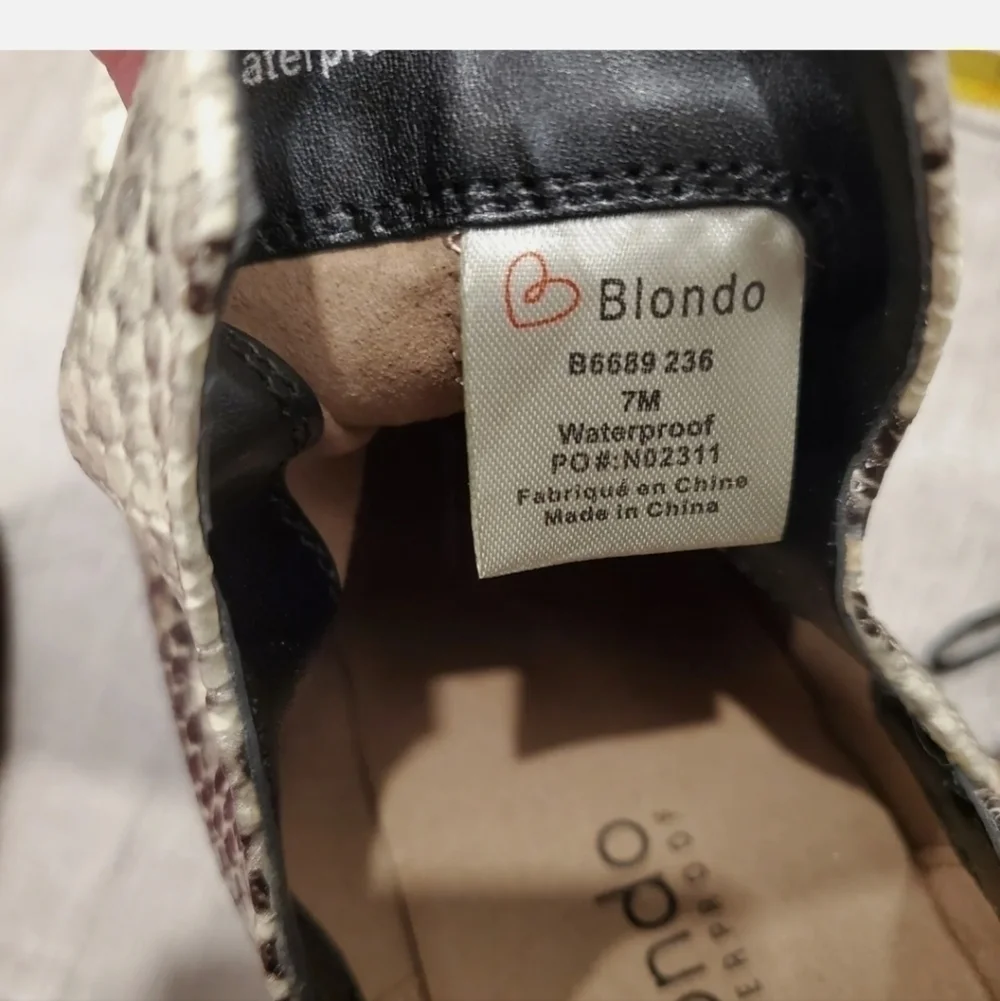 NEW Blondo Neda Waterproof Ankle Boot Beige Snake Print